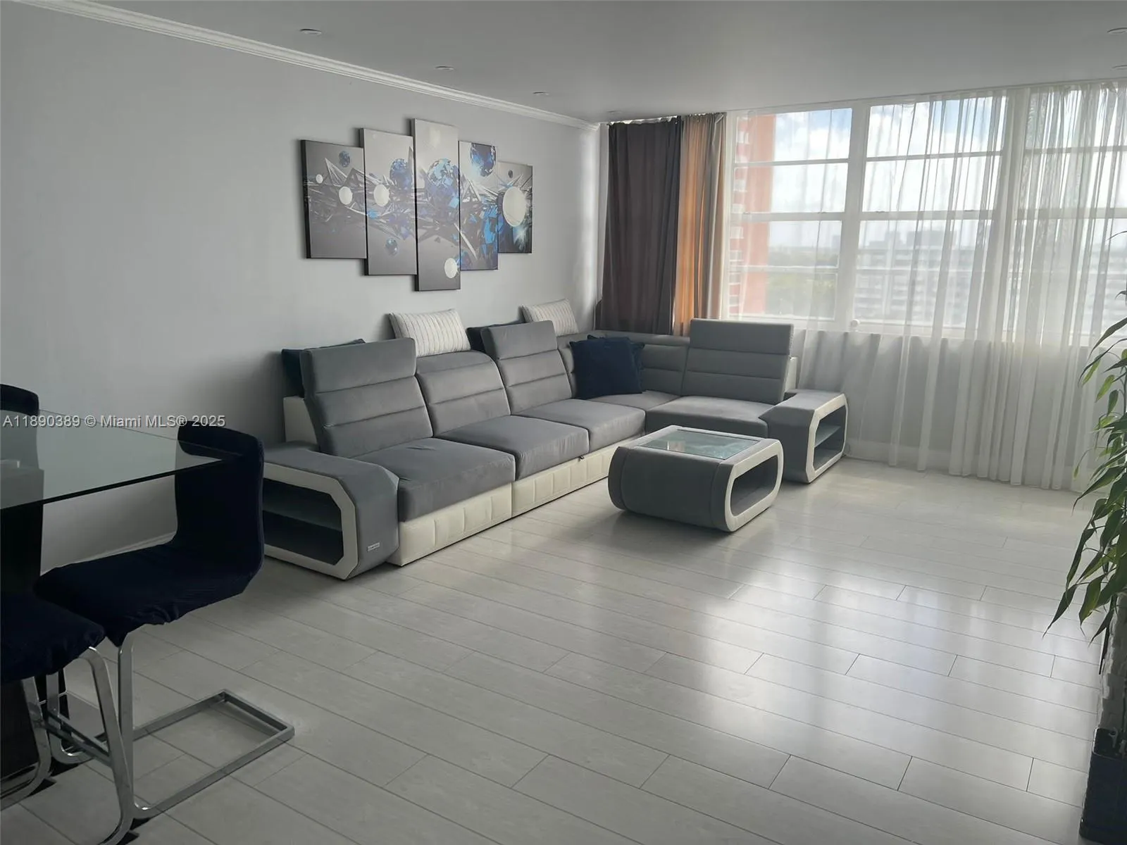 1301 NE Miami Gardens Dr, #1013W