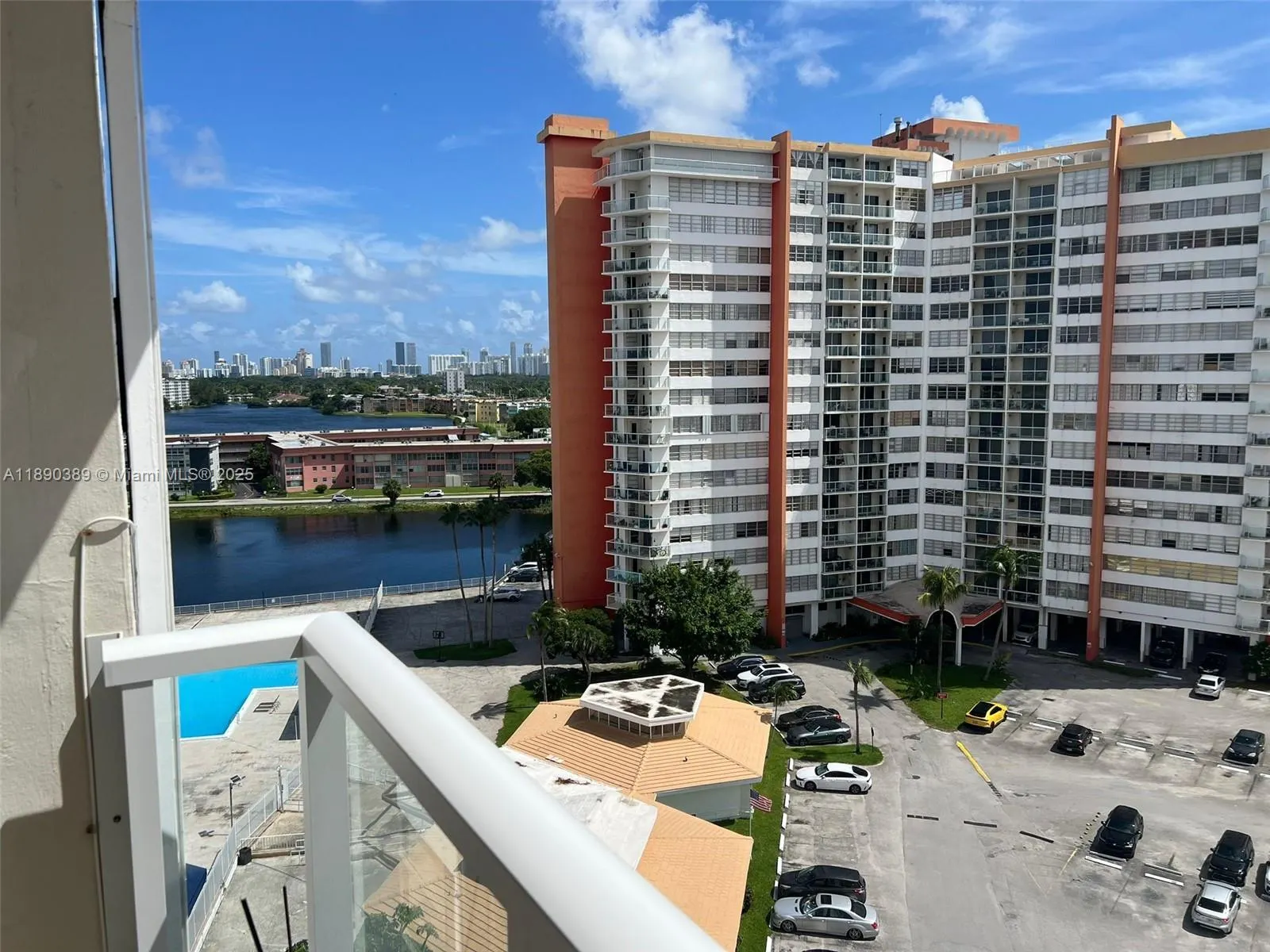 1301 NE Miami Gardens Dr, #1013W