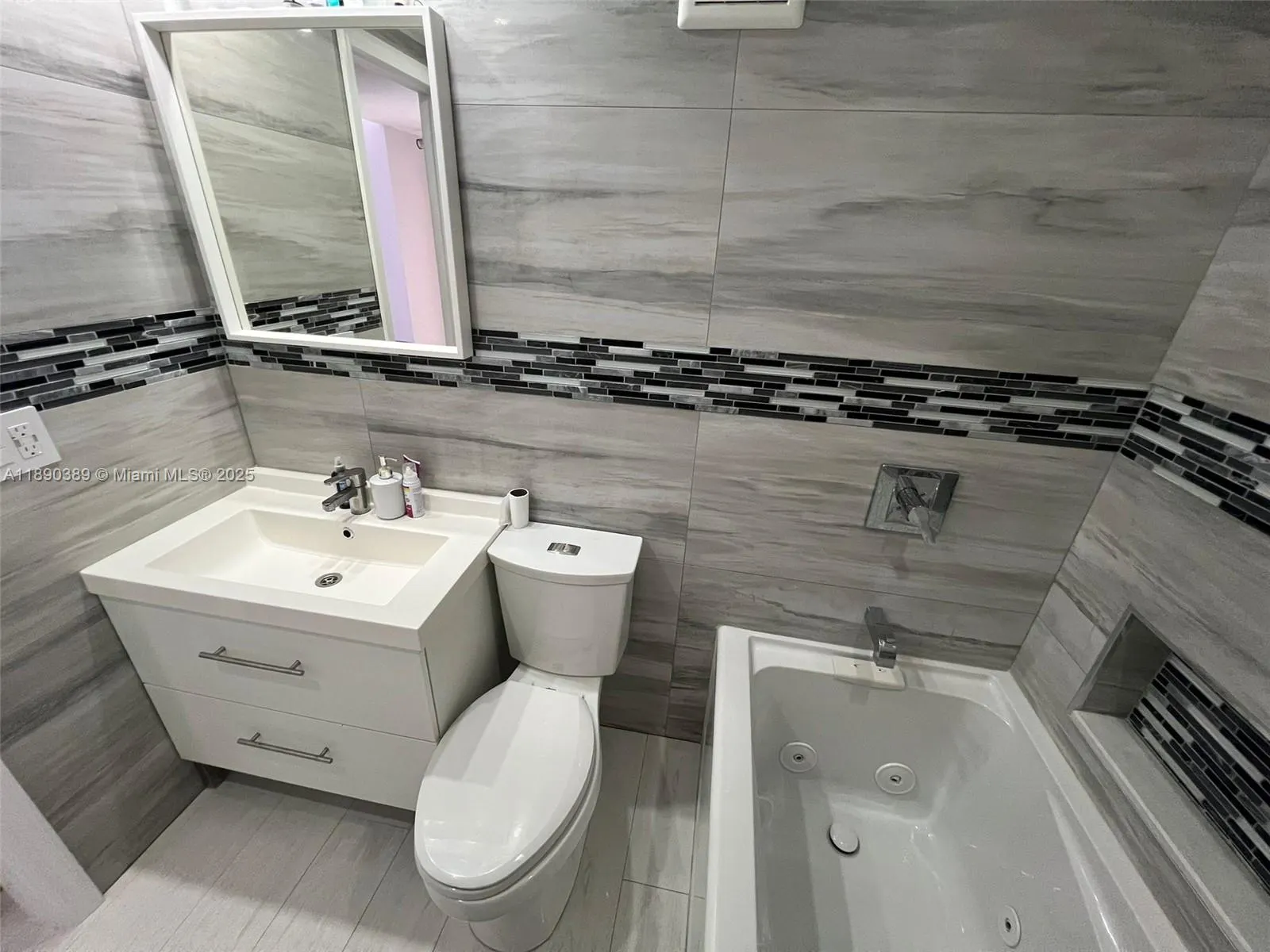1301 NE Miami Gardens Dr, #1013W