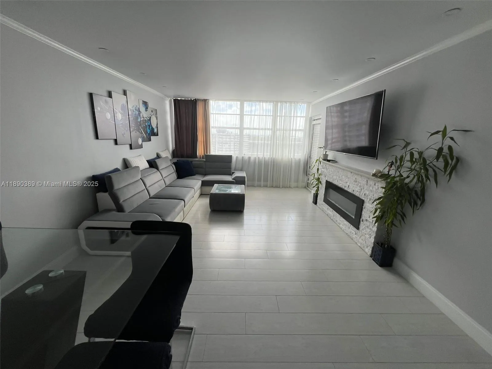1301 NE Miami Gardens Dr, #1013W