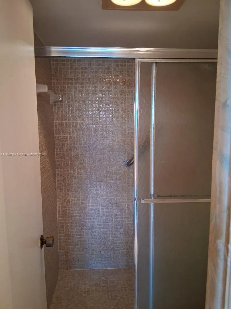 1300 St Charles Pl, #319