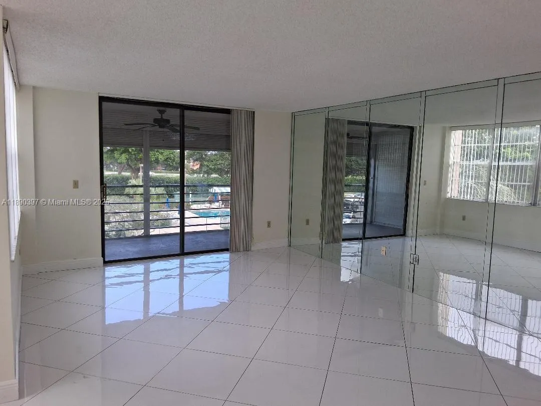 1300 St Charles Pl, #319