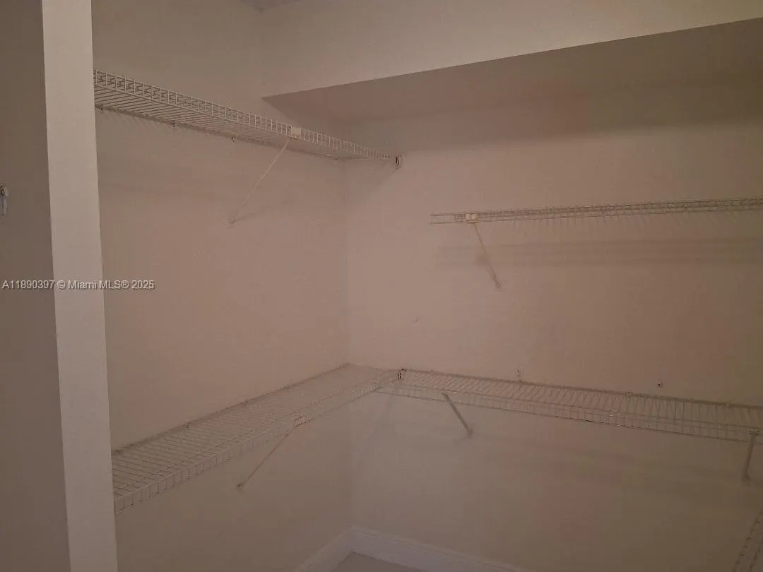 1300 St Charles Pl, #319