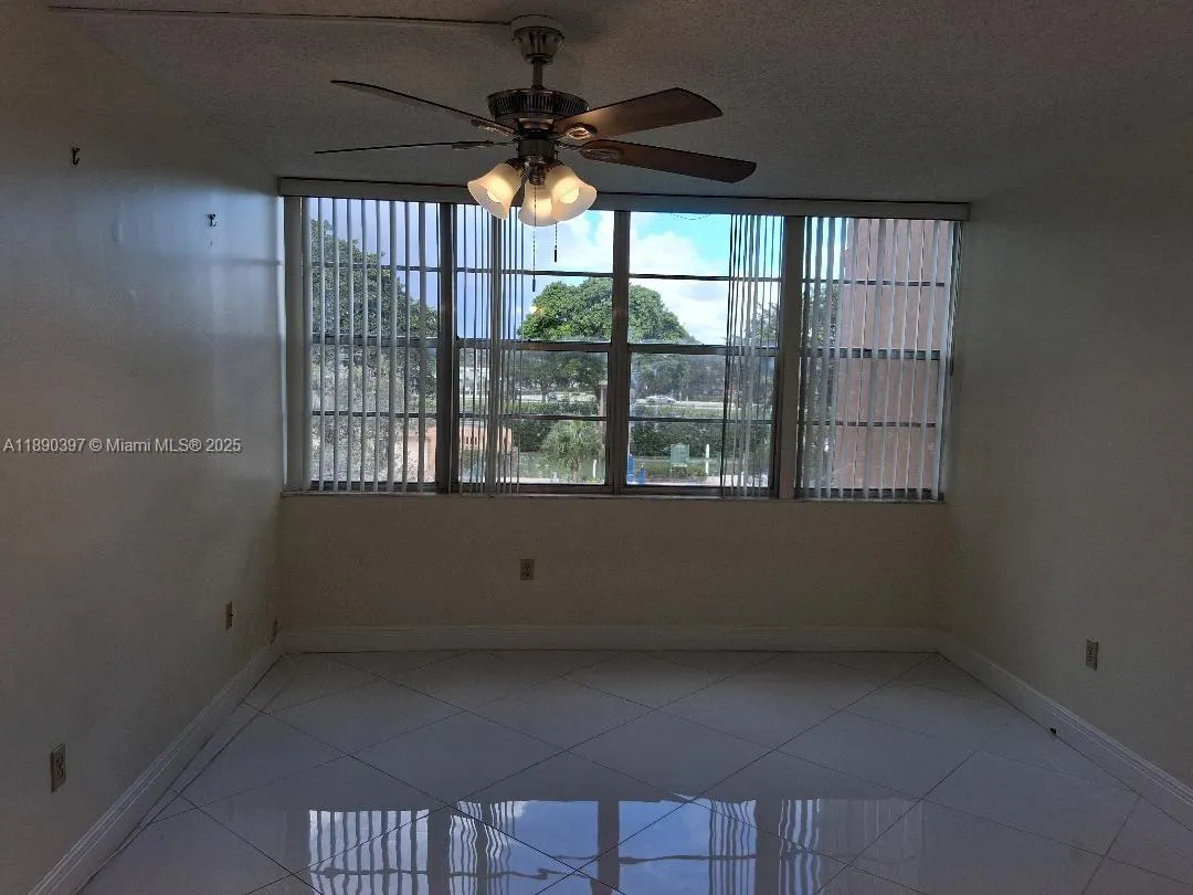 1300 St Charles Pl, #319