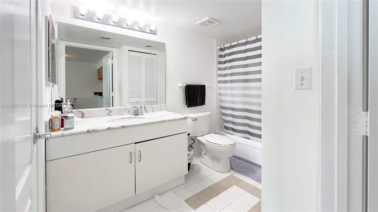 1200 Brickell Bay Dr, #2814
