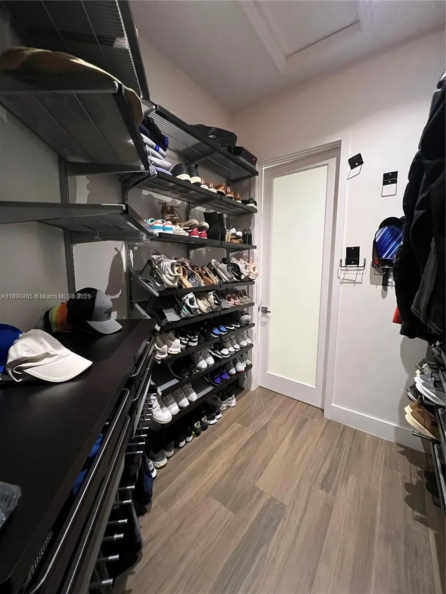 16326 N Mariposa Cir N