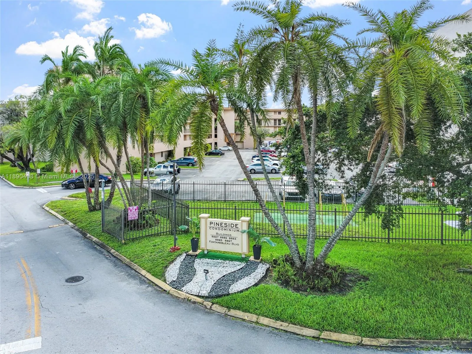 8895 Fontainebleau Blvd, #107