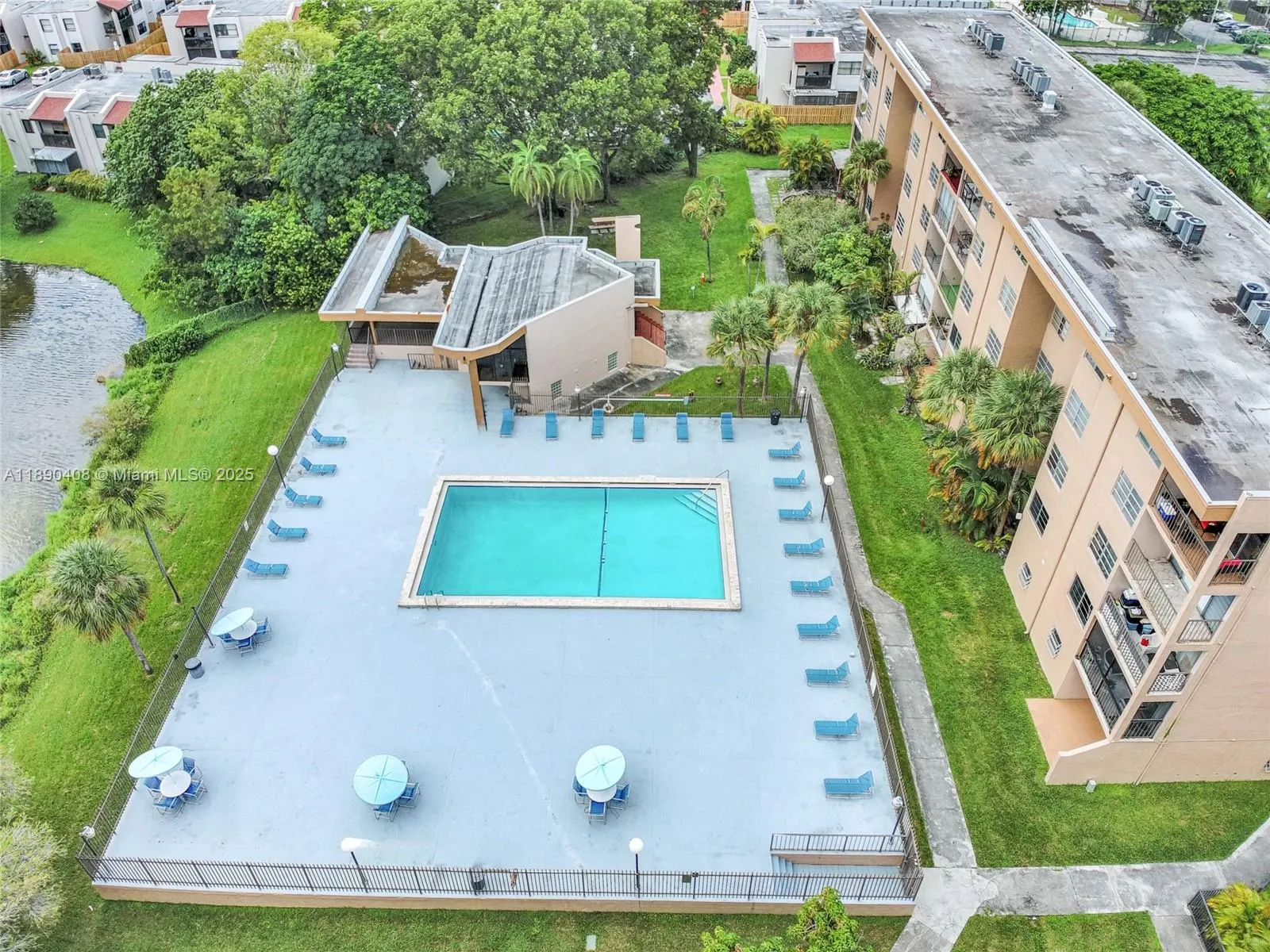 8895 Fontainebleau Blvd, #107