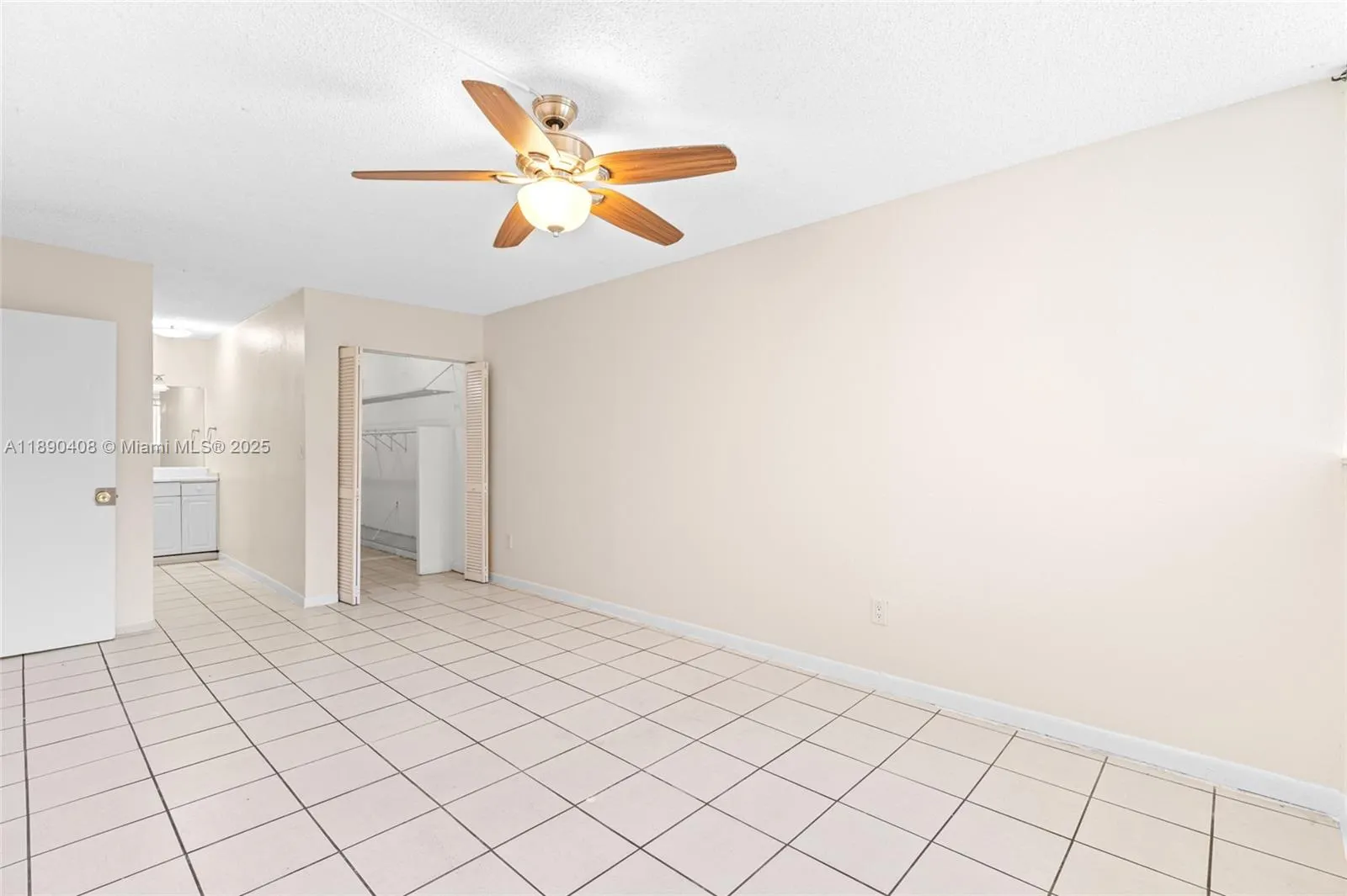 8895 Fontainebleau Blvd, #107