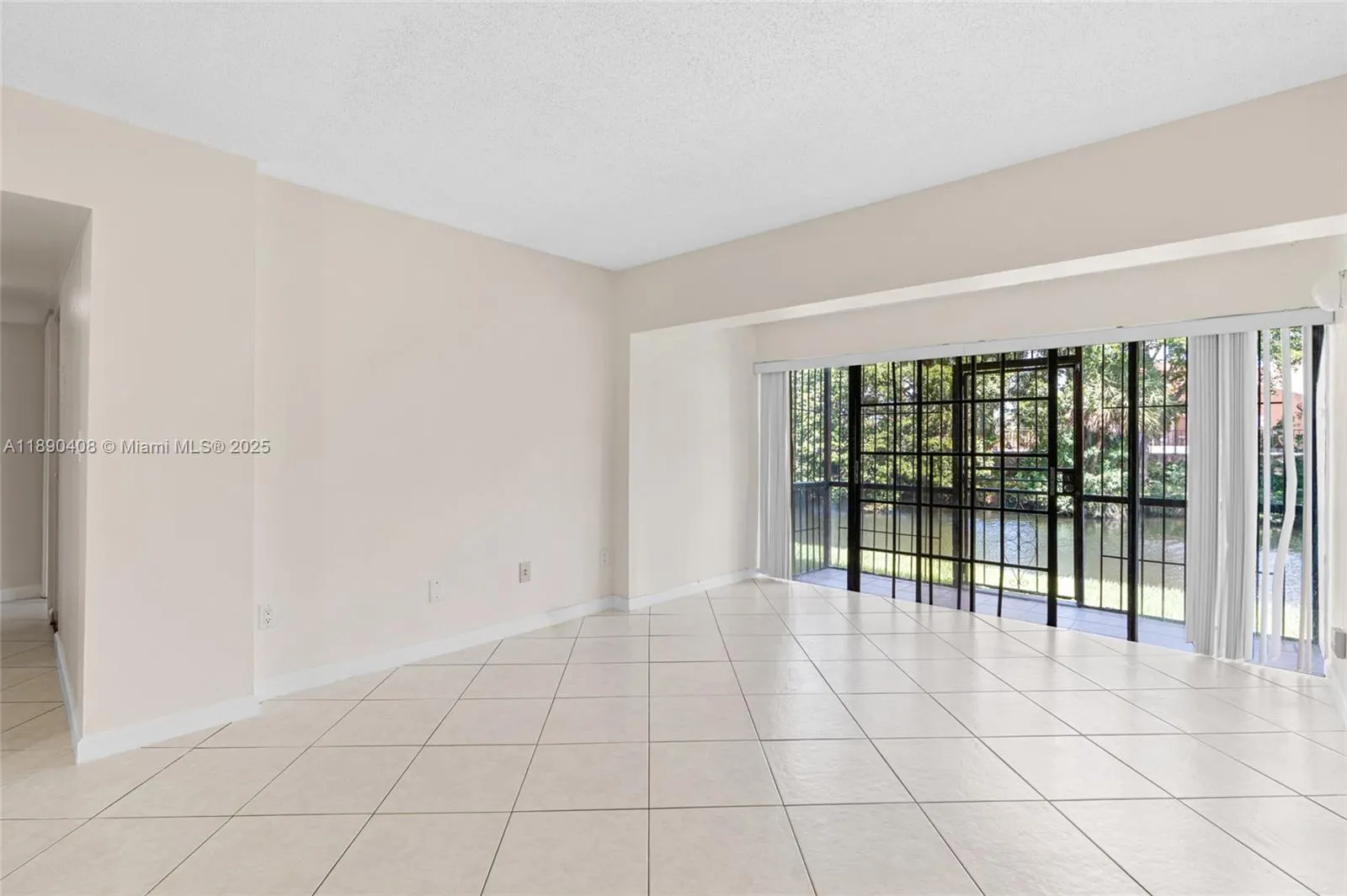 8895 Fontainebleau Blvd, #107