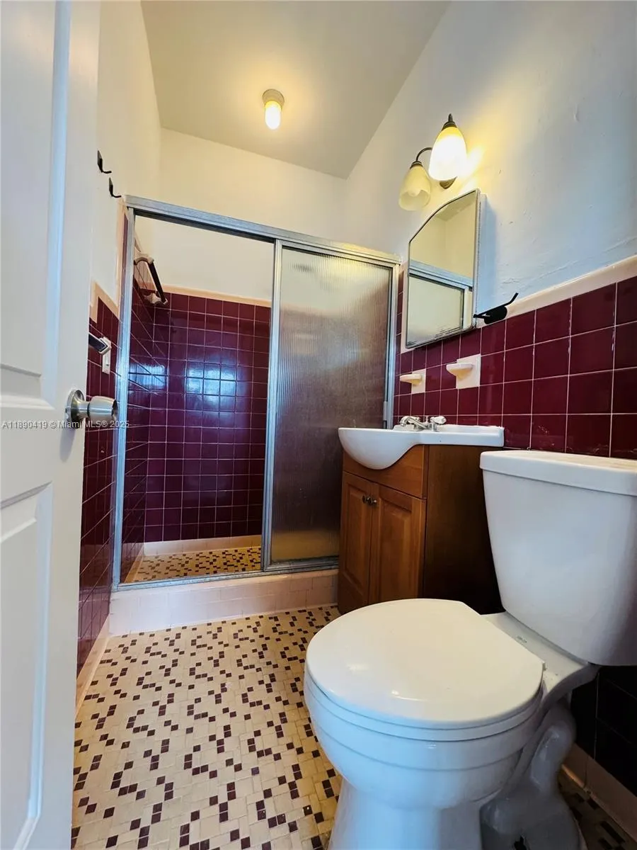 1905 Calais Dr, #5