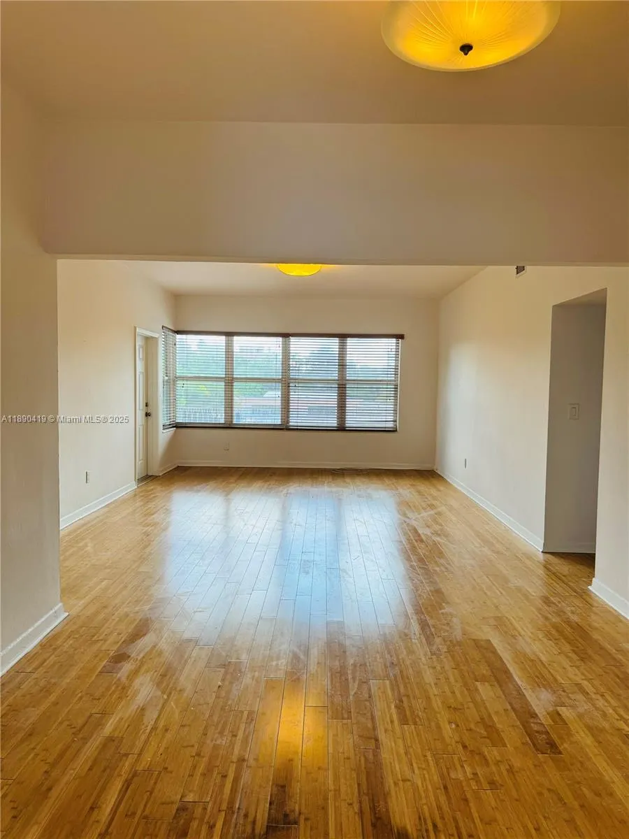 1905 Calais Dr, #5