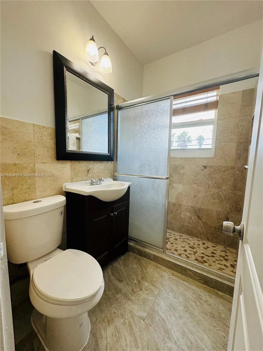 1905 Calais Dr, #5