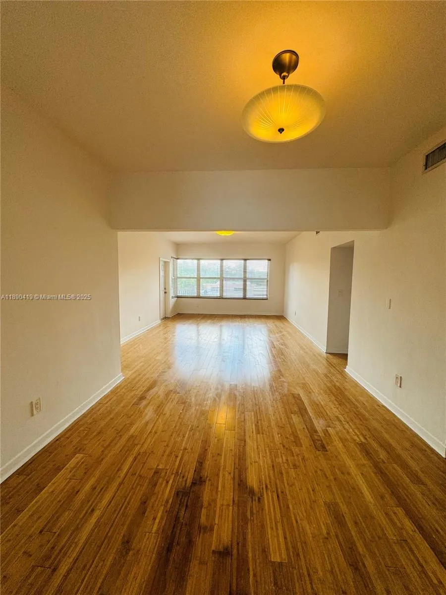1905 Calais Dr, #5