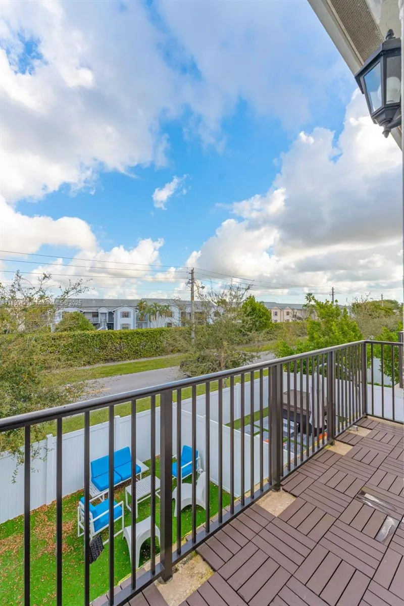 809 SE 16th Ct