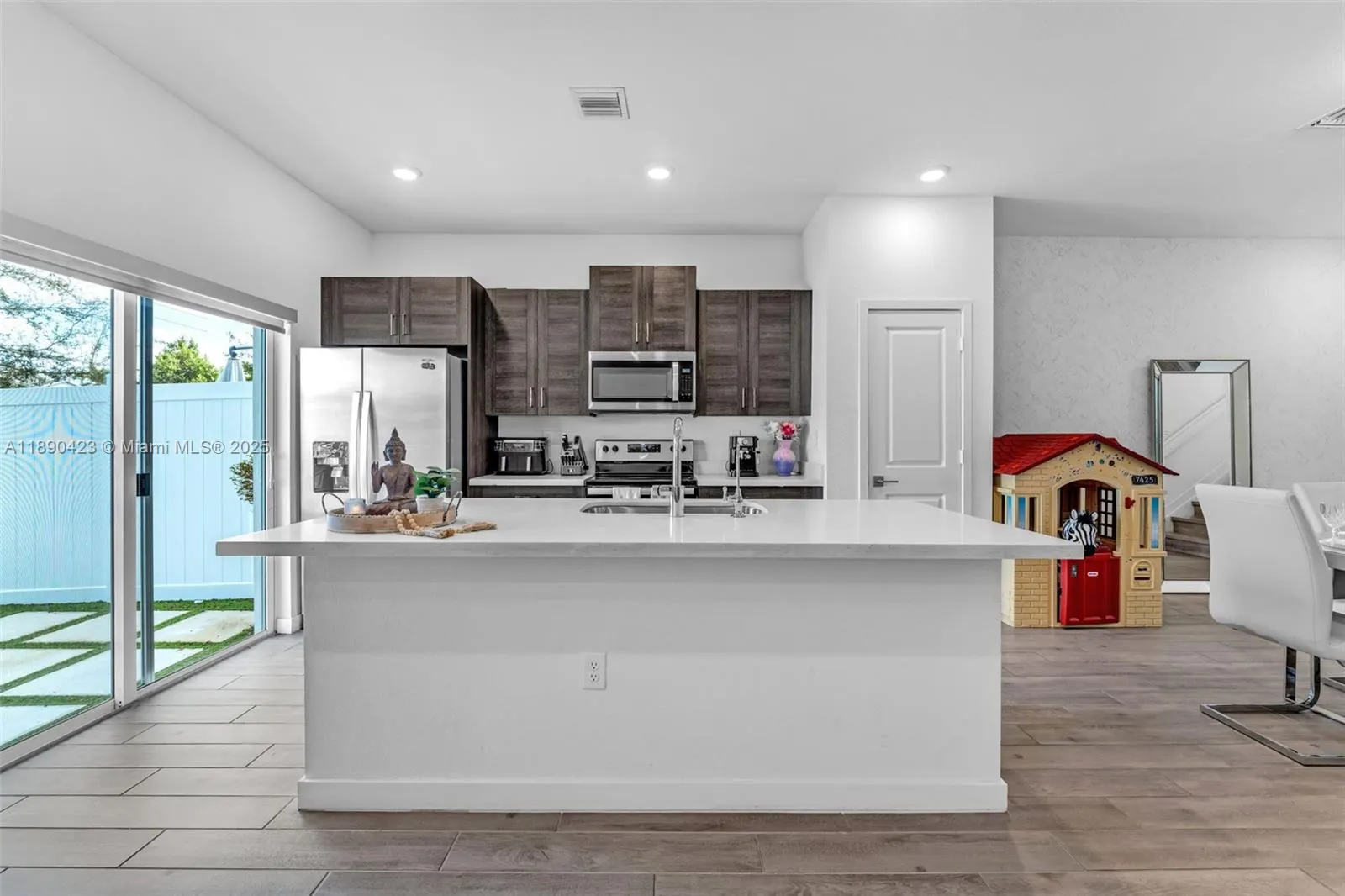 809 SE 16th Ct