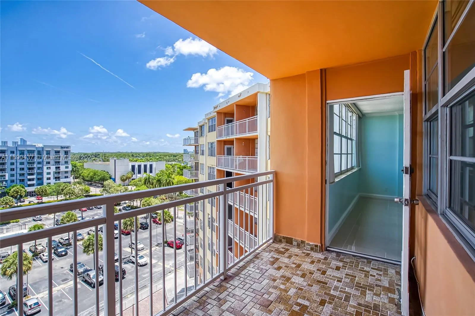 2025 NE 164th St, #907