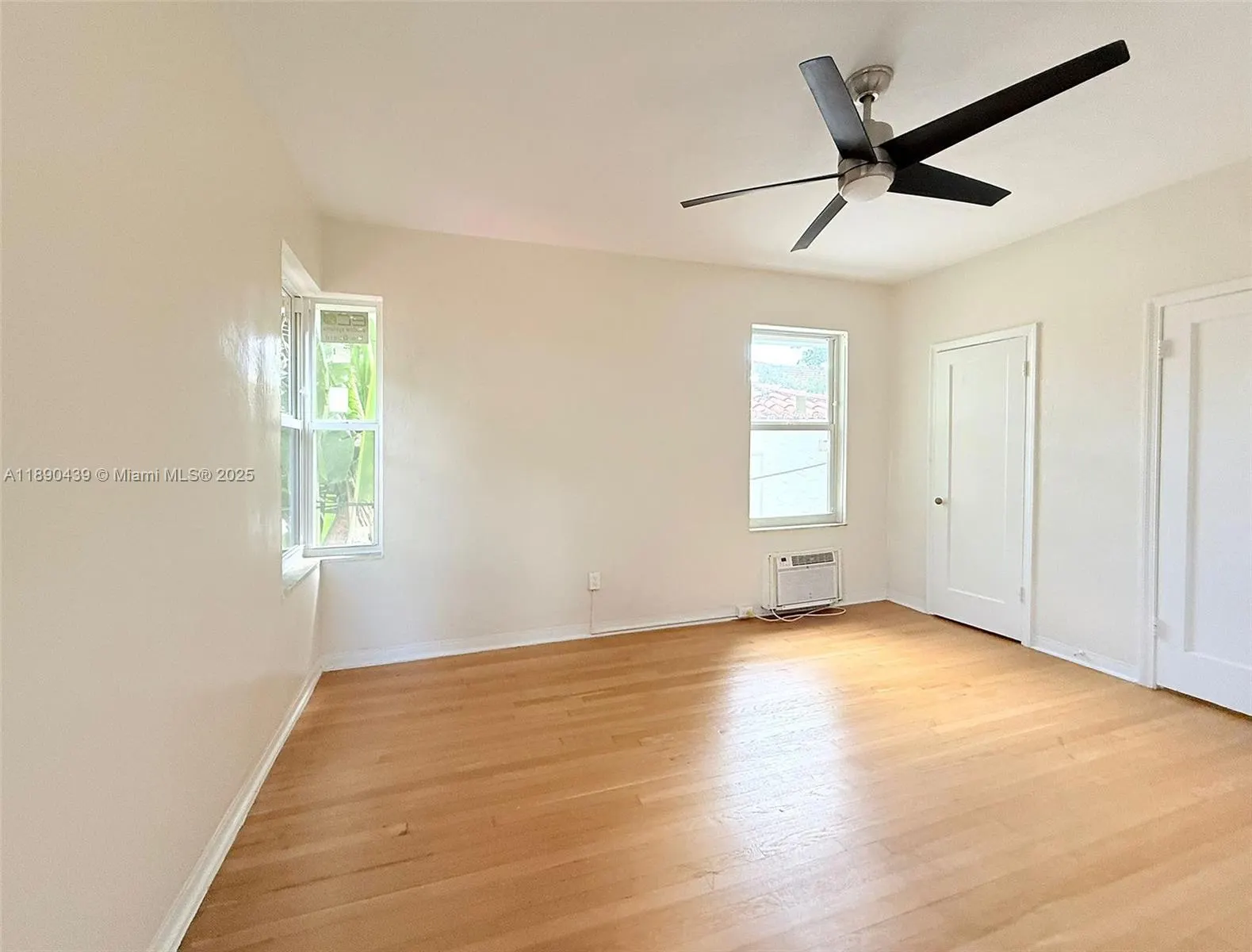 315 W 28th St, #17