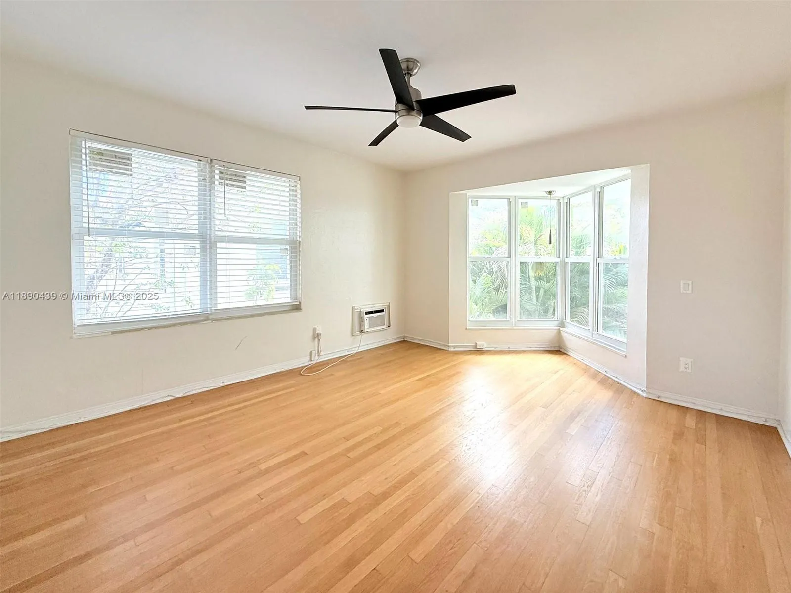 315 W 28th St, #17