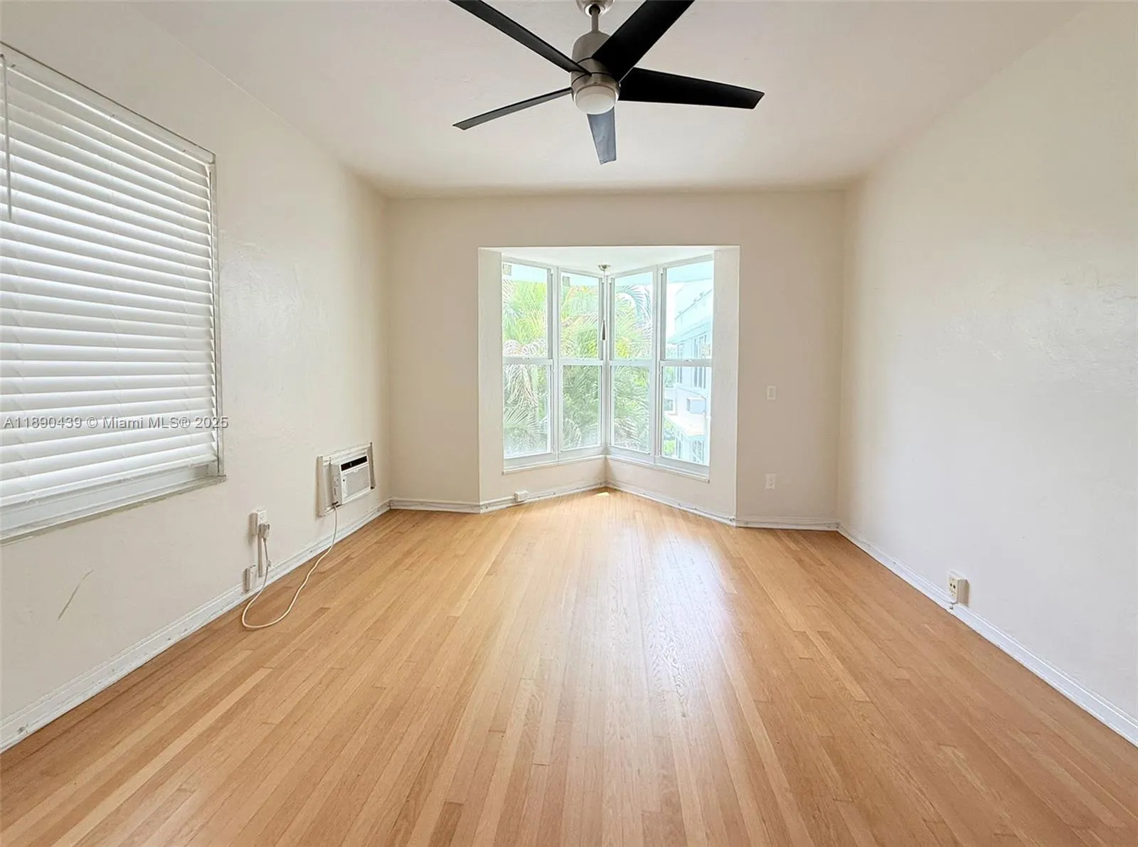 315 W 28th St, #17