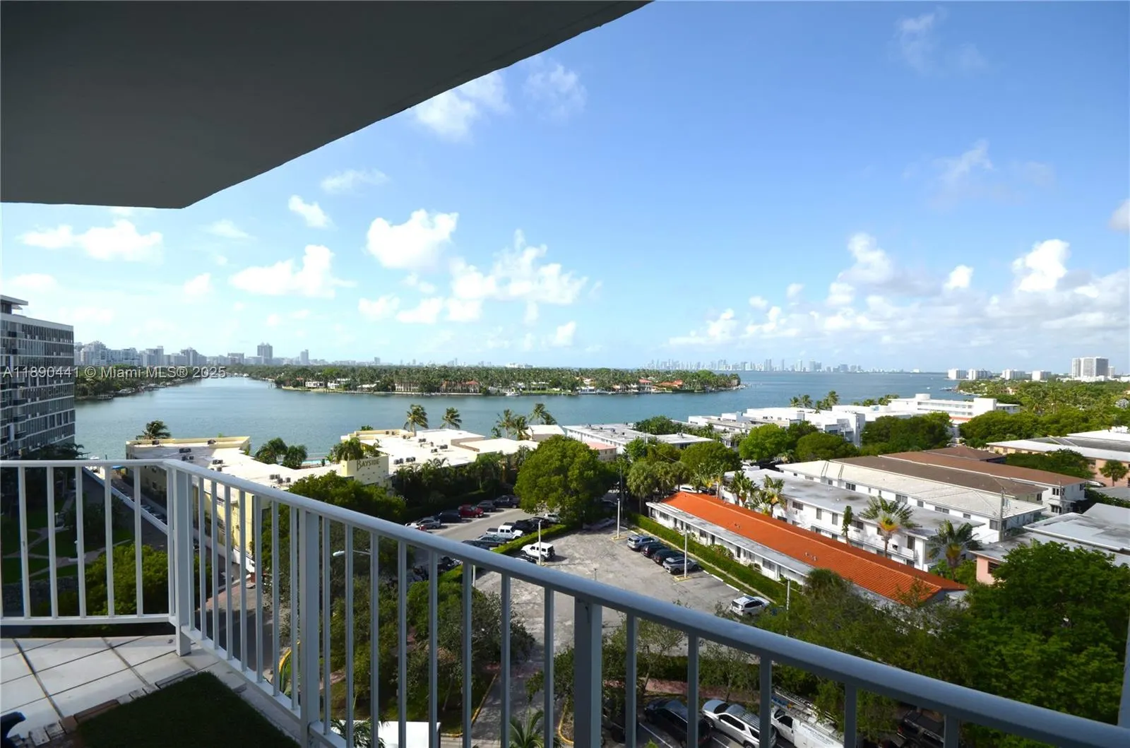 6900 Bay Dr, #9D