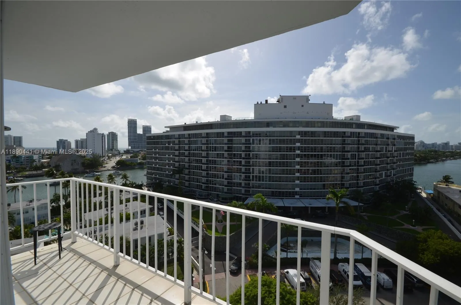 6900 Bay Dr, #9D