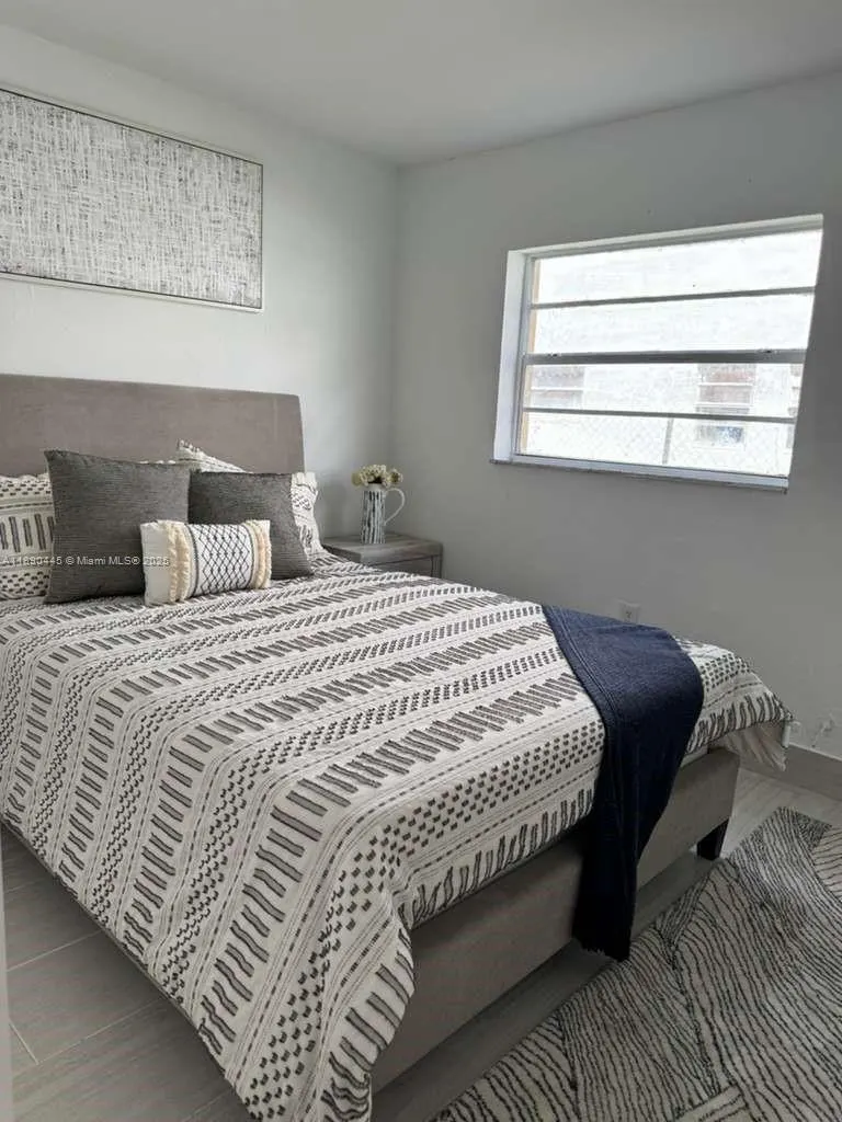 955 W 74 Street, #101