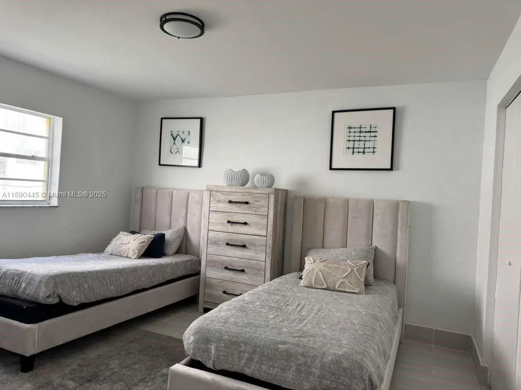 955 W 74 Street, #101