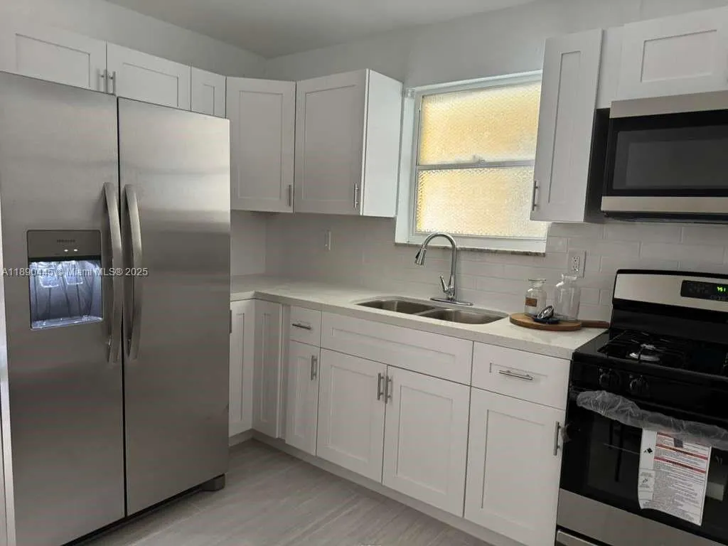 955 W 74 Street, #101
