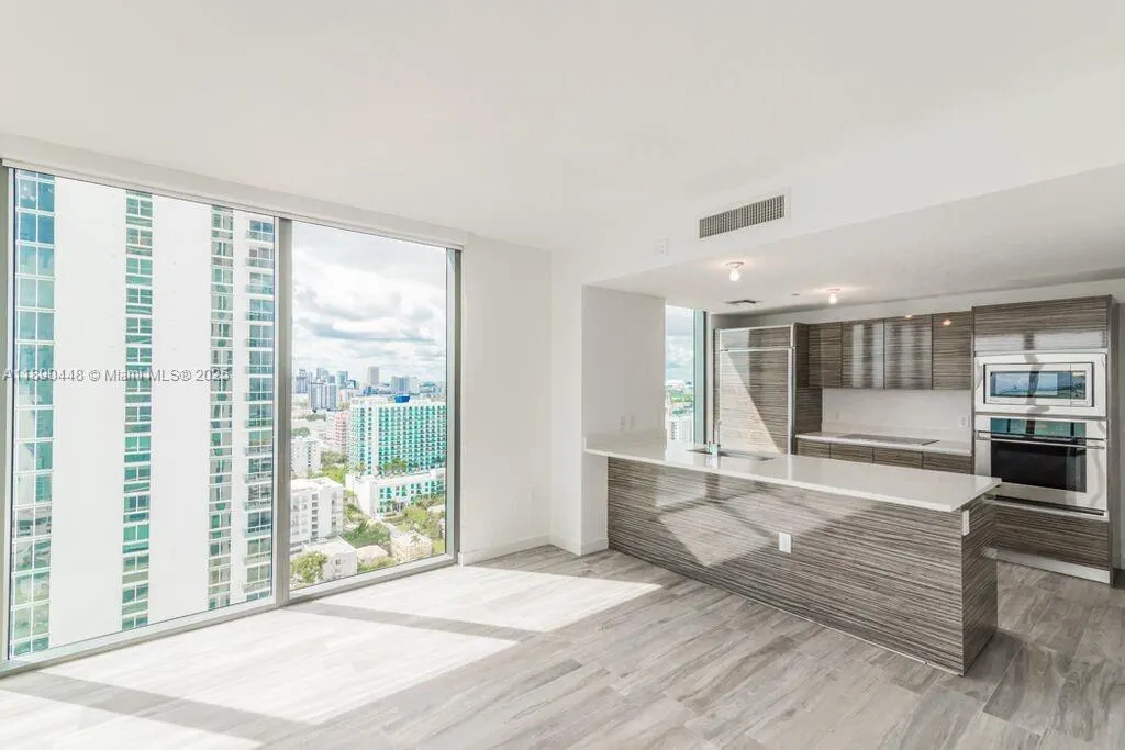 460 NE 28th St, #2508