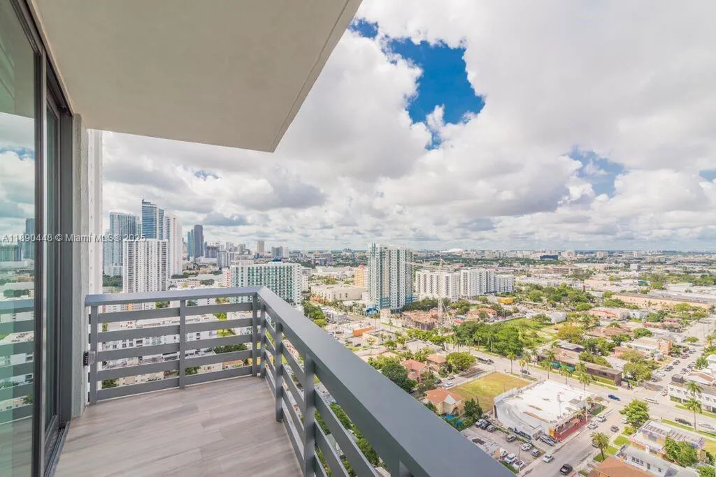 460 NE 28th St, #2508