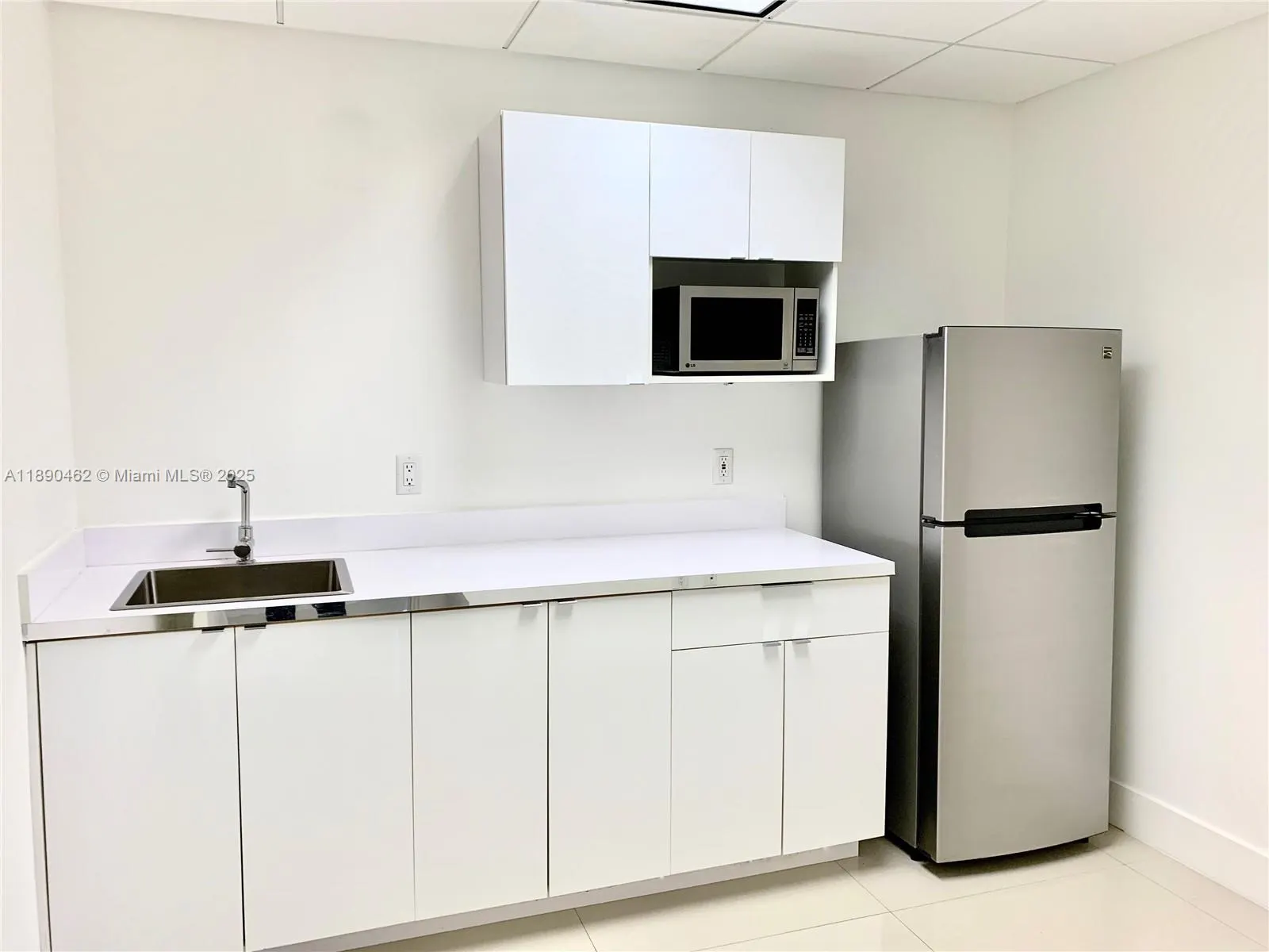 2100 Ponce De Leon Blvd, #1220