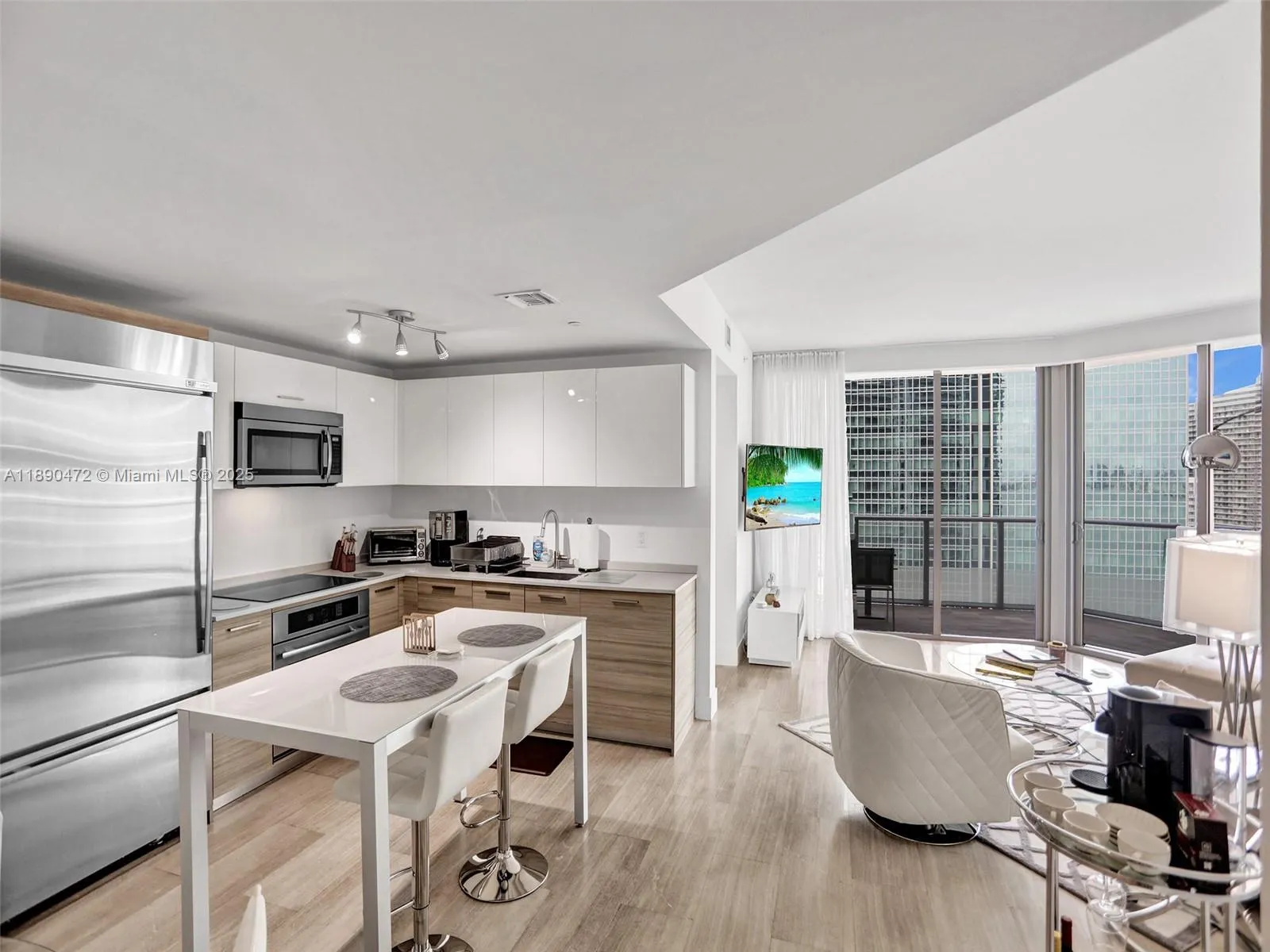 1300 Brickell Bay Dr, #2702