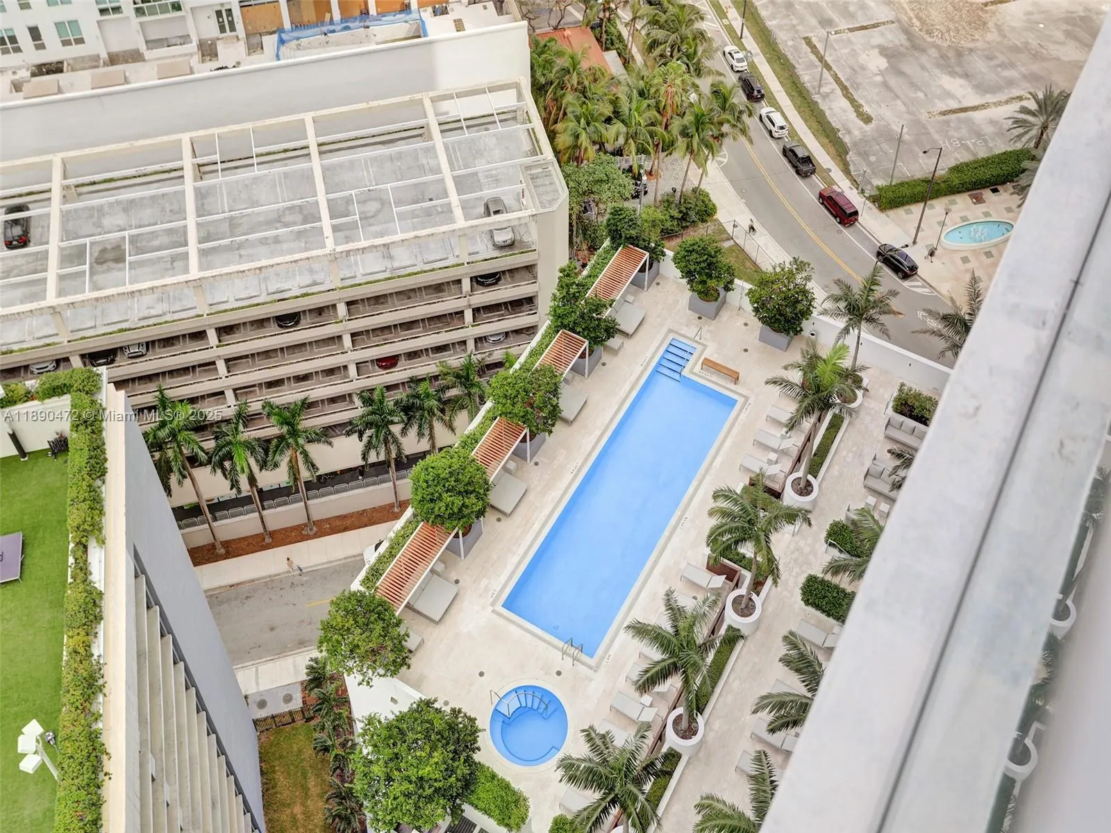 1300 Brickell Bay Dr, #2702