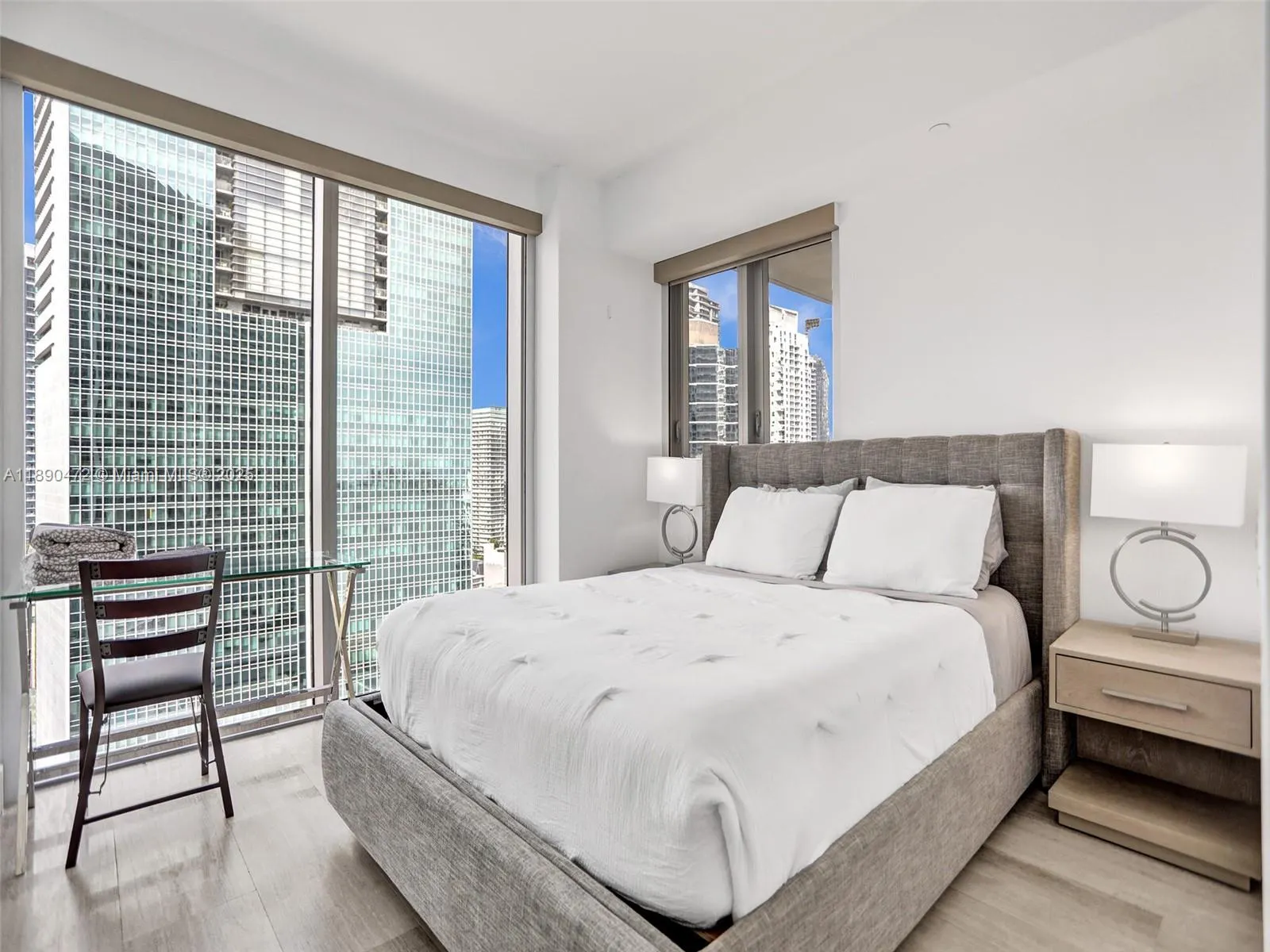 1300 Brickell Bay Dr, #2702