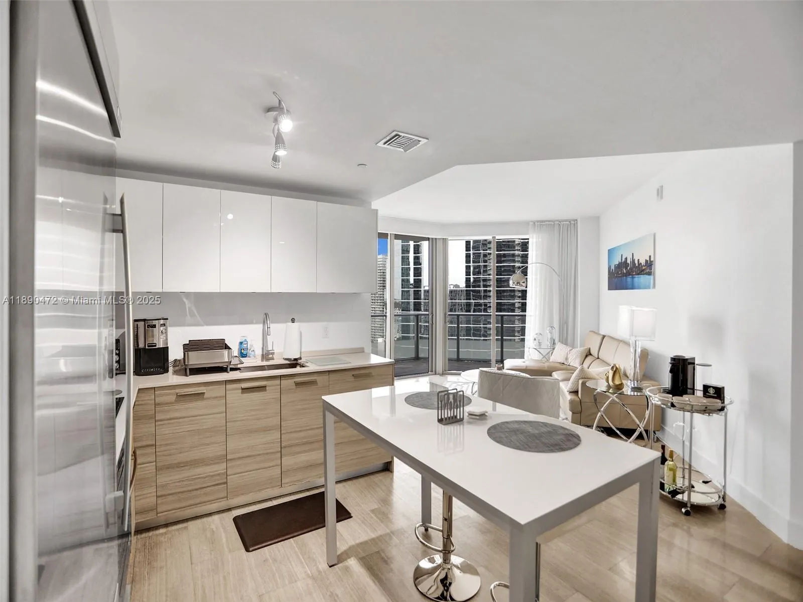 1300 Brickell Bay Dr, #2702