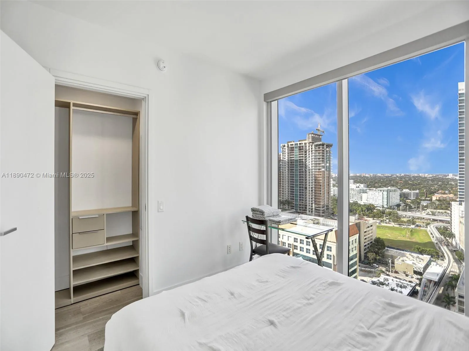 1300 Brickell Bay Dr, #2702