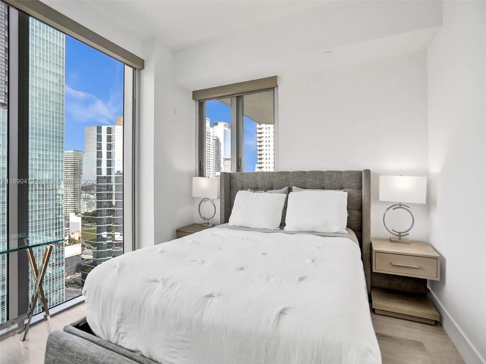 1300 Brickell Bay Dr, #2702