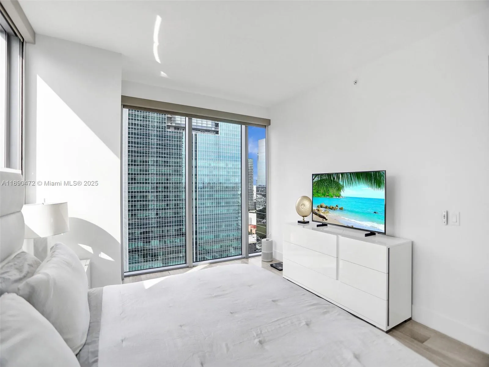 1300 Brickell Bay Dr, #2702
