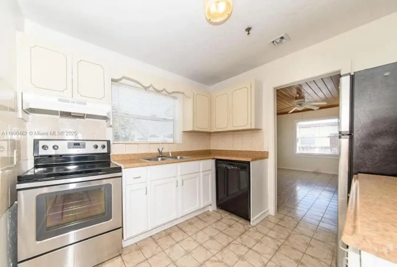 438 Malverne Rd, #1