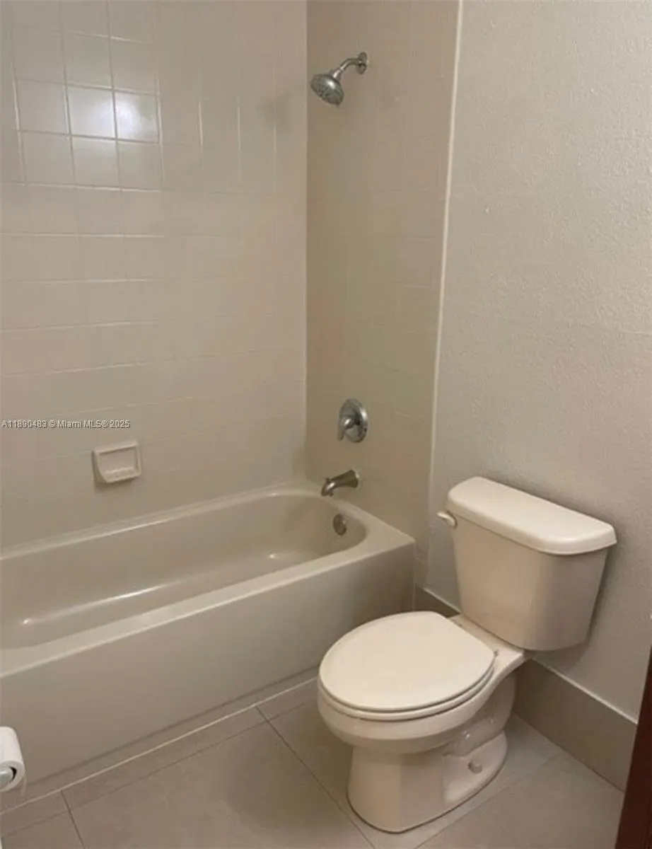1661 SE 29th Ct, #103