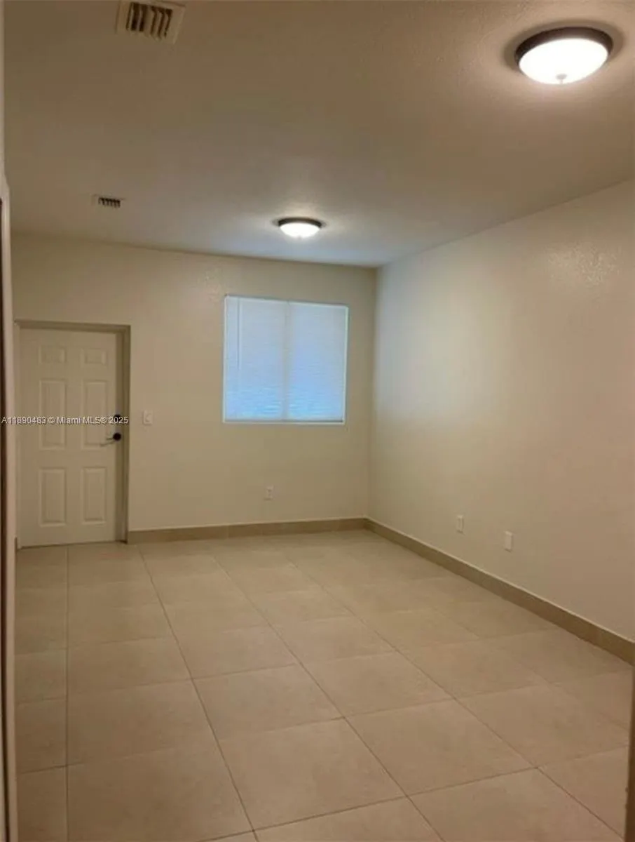 1661 SE 29th Ct, #103