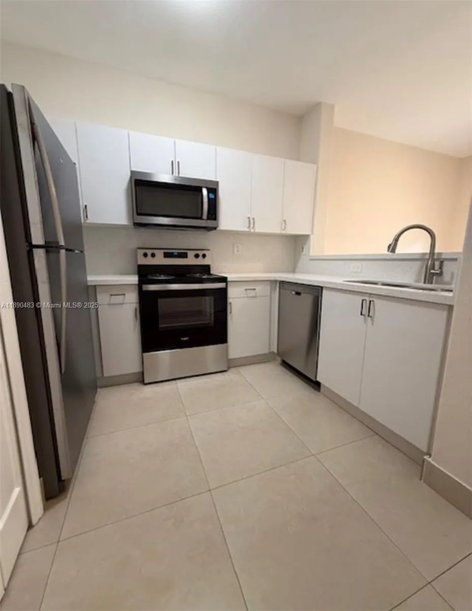 1661 SE 29th Ct, #103