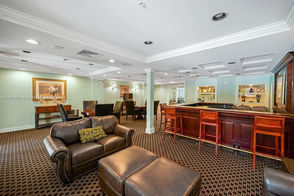 1900 Van Buren St, #501B