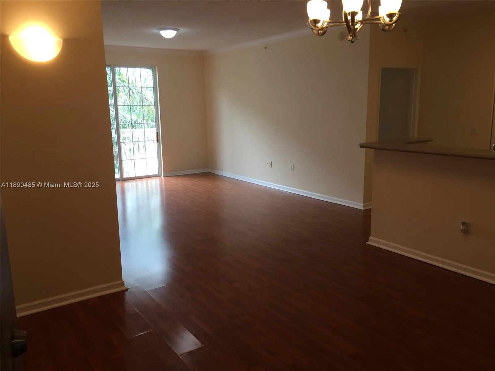 1900 Van Buren St, #501B