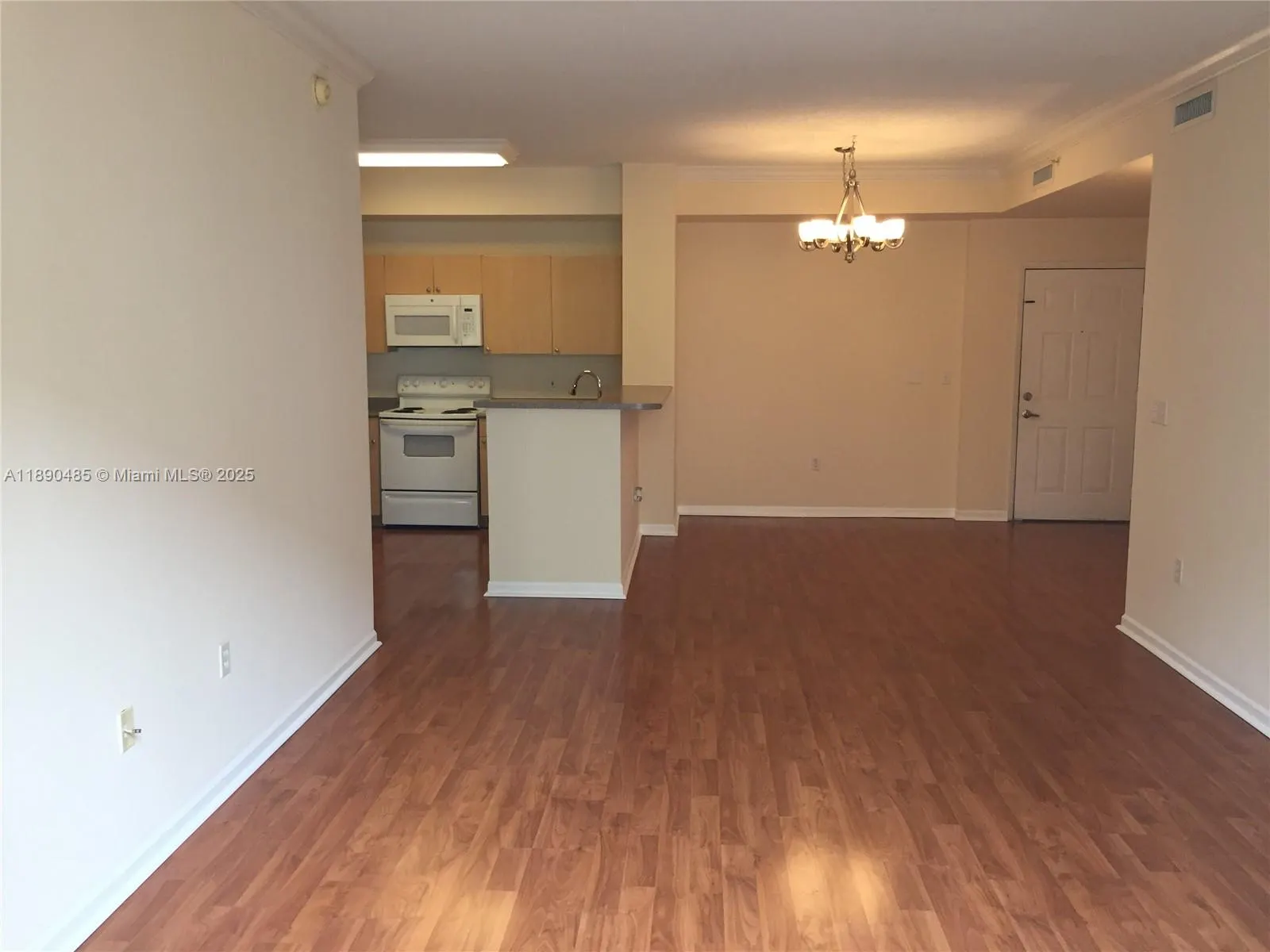 1900 Van Buren St, #501B