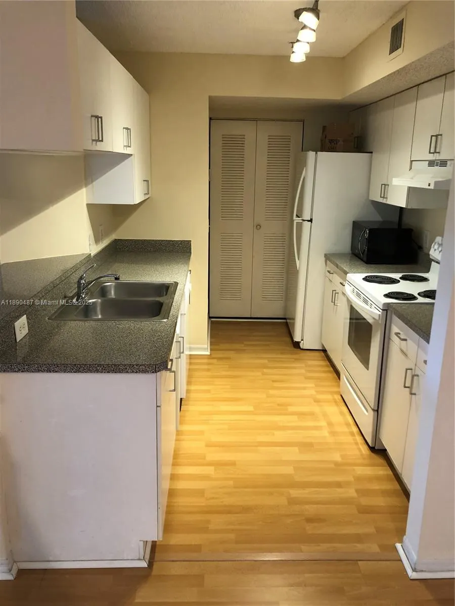 470 S Park Rd, #7-308