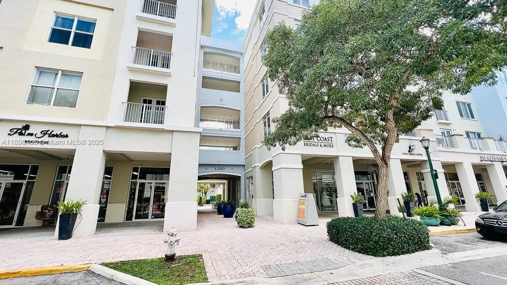 1200 Town Center Dr, #403