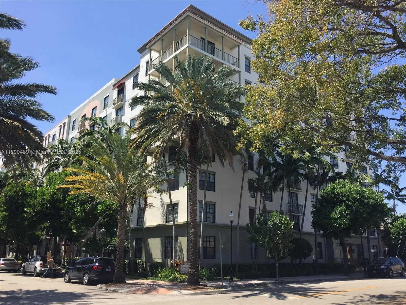 1919 Van Buren St, #416A