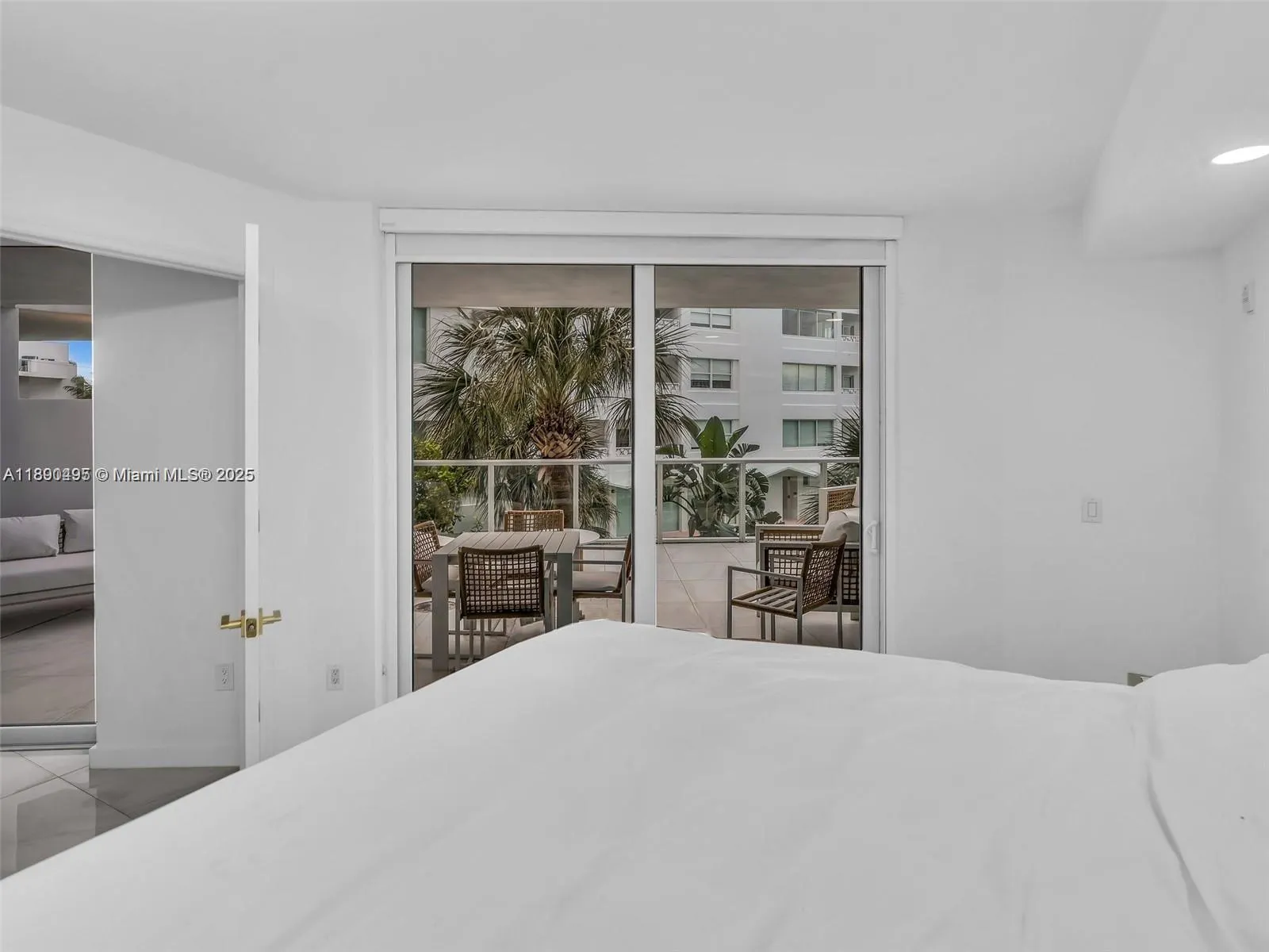 9821 E Bay Harbor Dr, #302